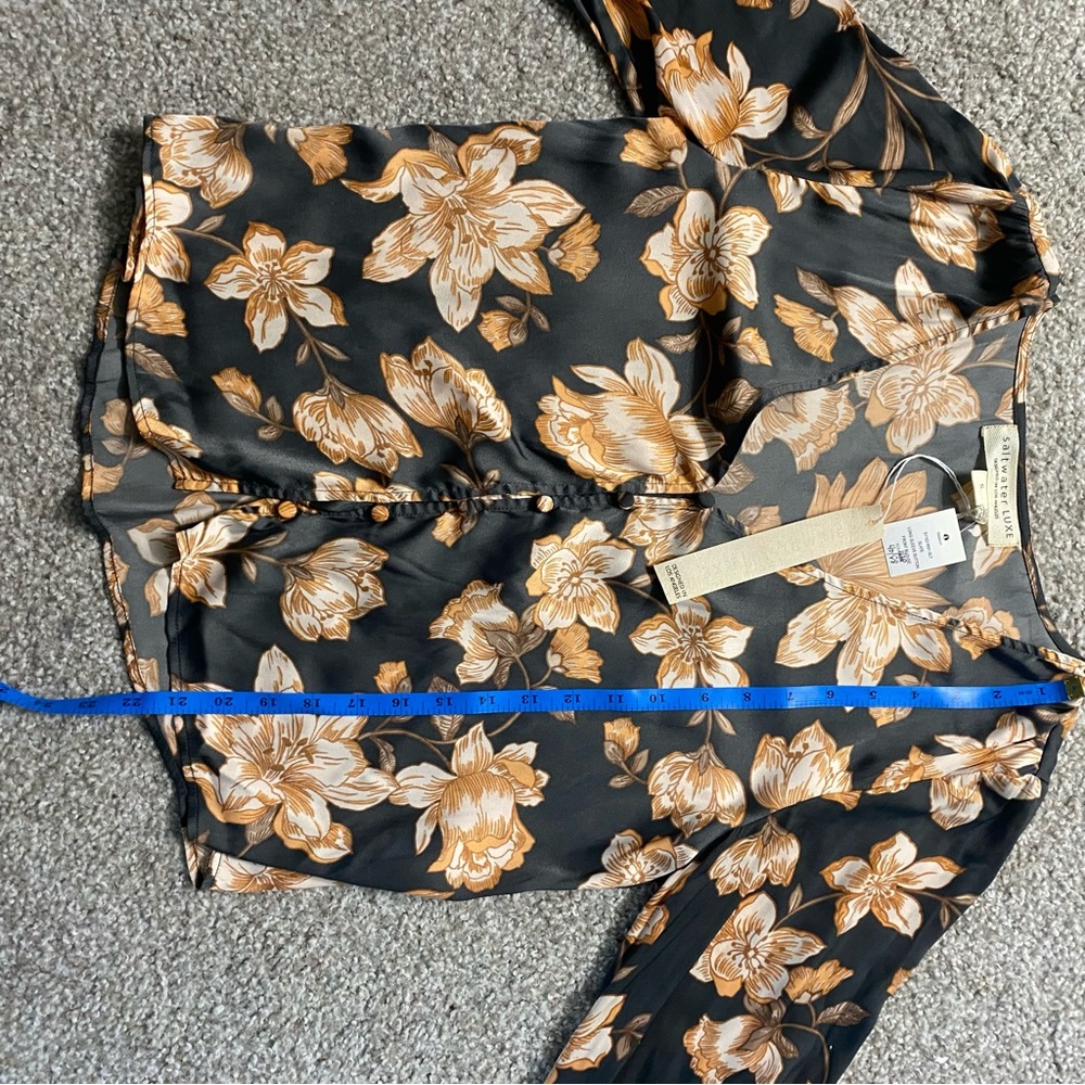 SALTWATER LUXE Long Sleeve Button Front Floral Blouse in Slate - Picture 9 of 10